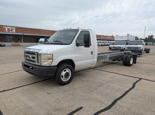 Used 2011 20 ' Cab and Chassis for sale