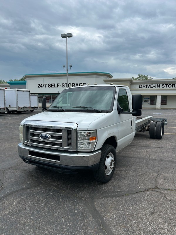 Used 2011 20 ' Cab and Chassis for sale