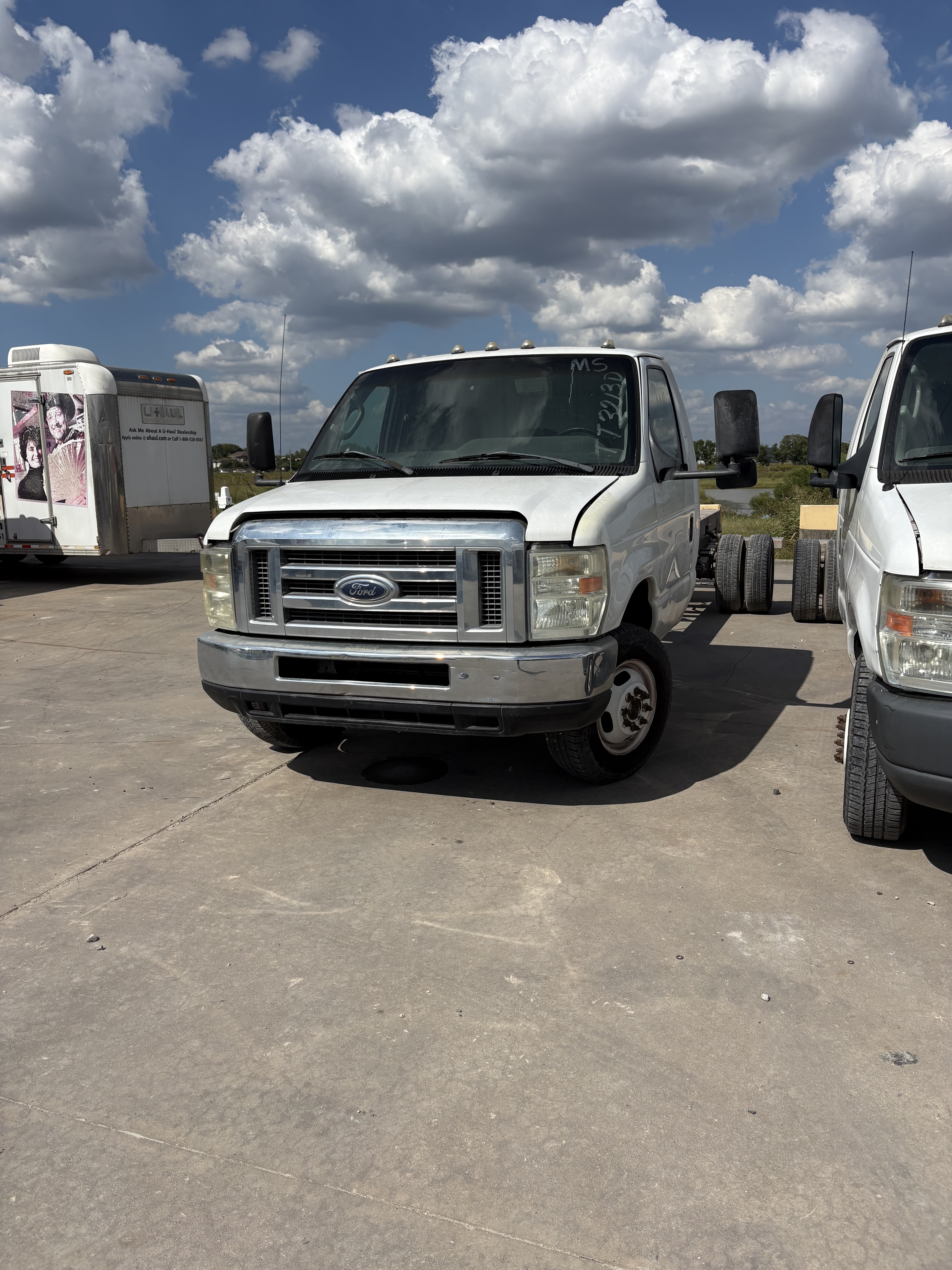 Used 2011 20 ' Cab and Chassis for sale