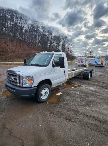 Used 2011 20 ' Cab and Chassis for sale