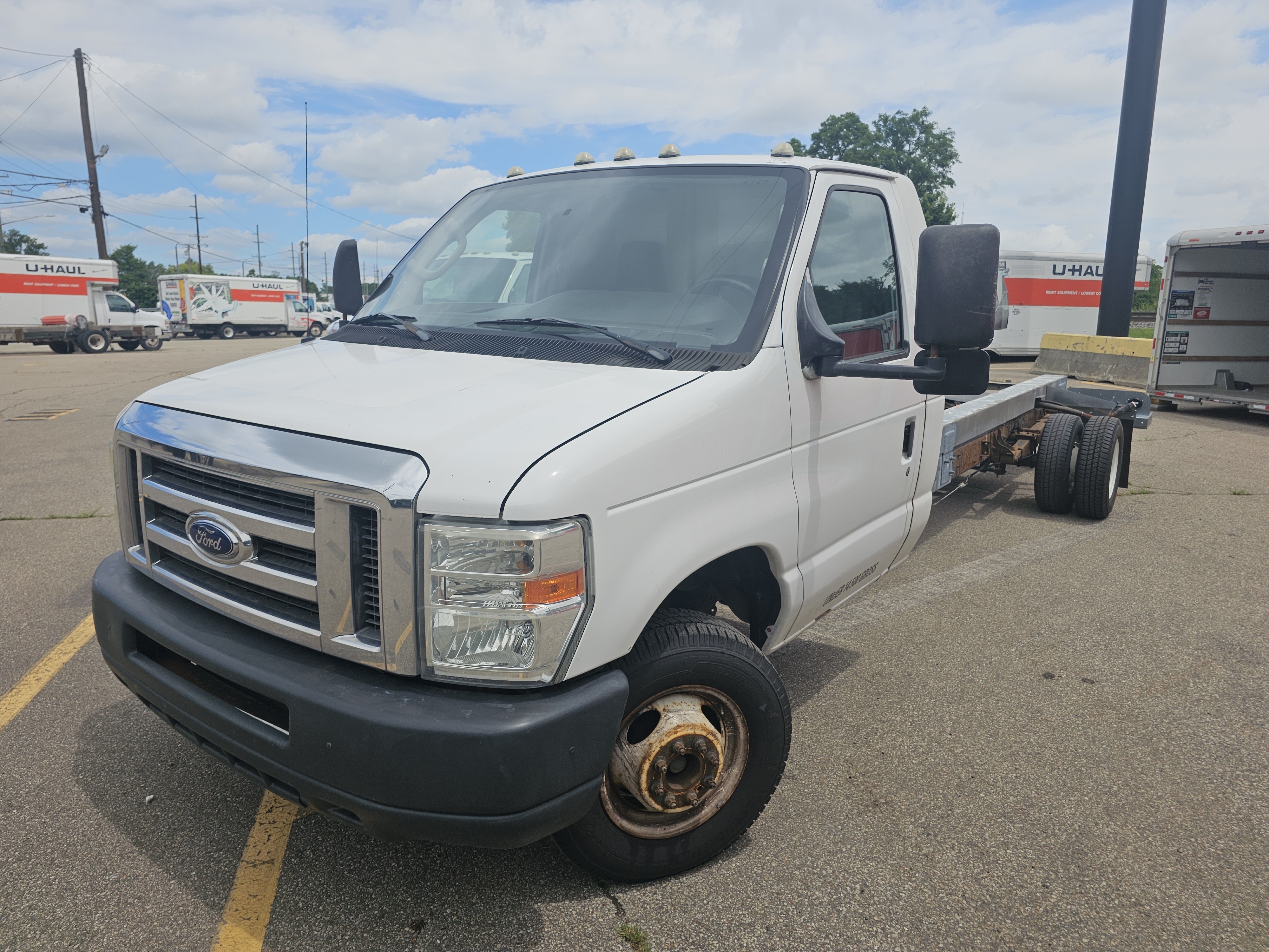 Used 2011 20 ' Cab and Chassis for sale