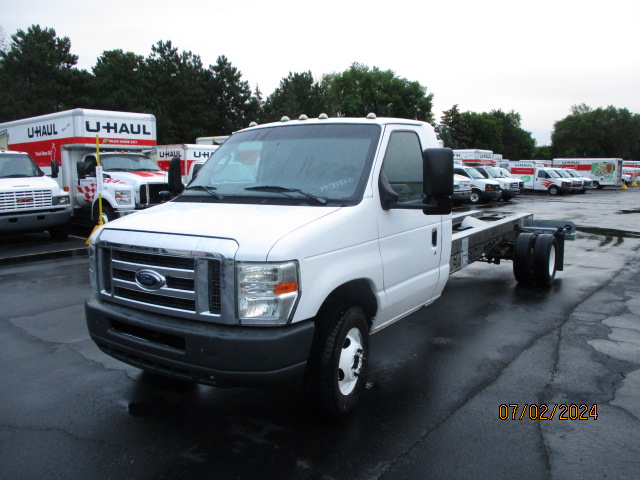 Used 2011 20 ' Cab and Chassis for sale