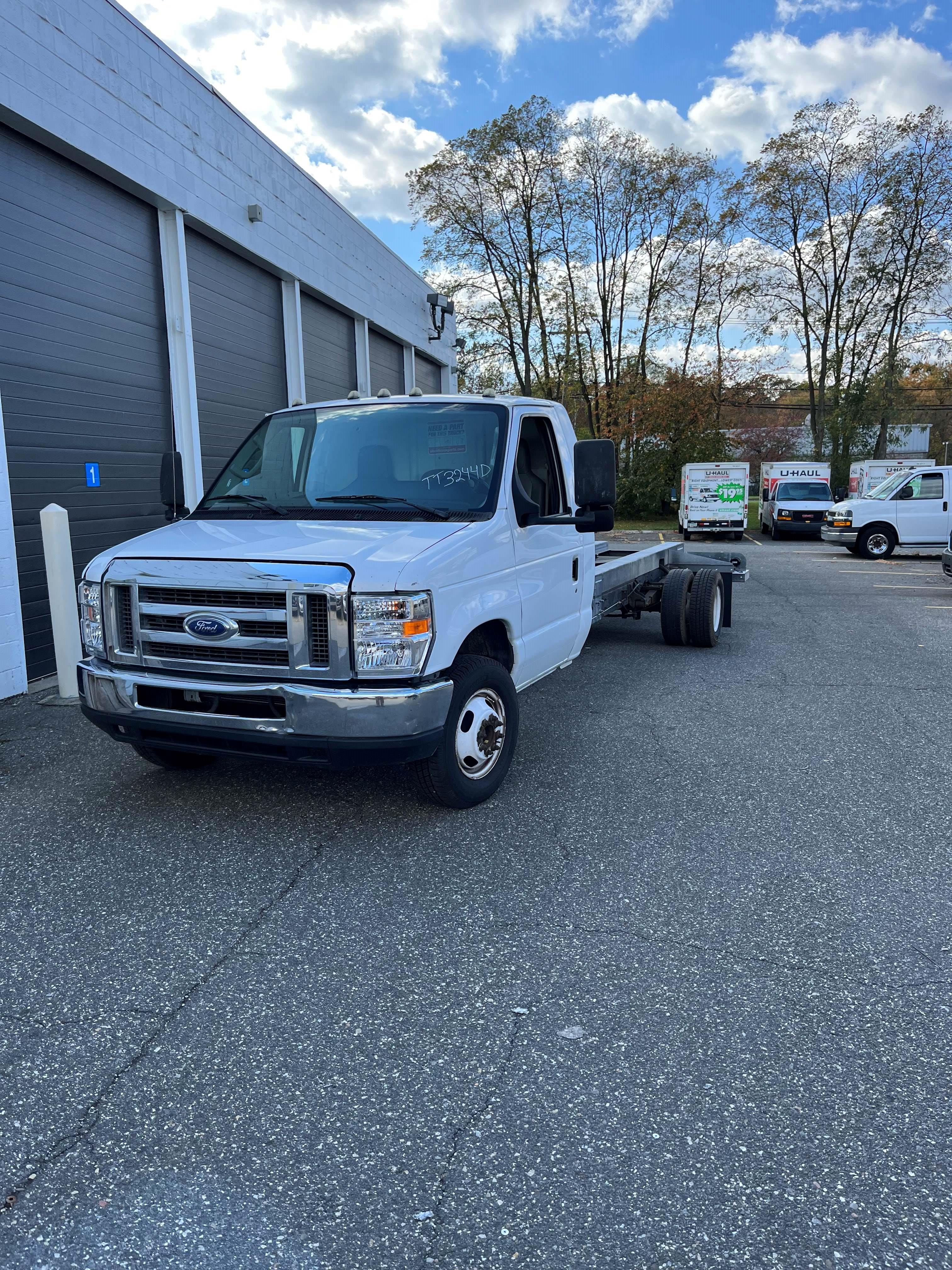 Used 2011 20 ' Cab and Chassis for sale