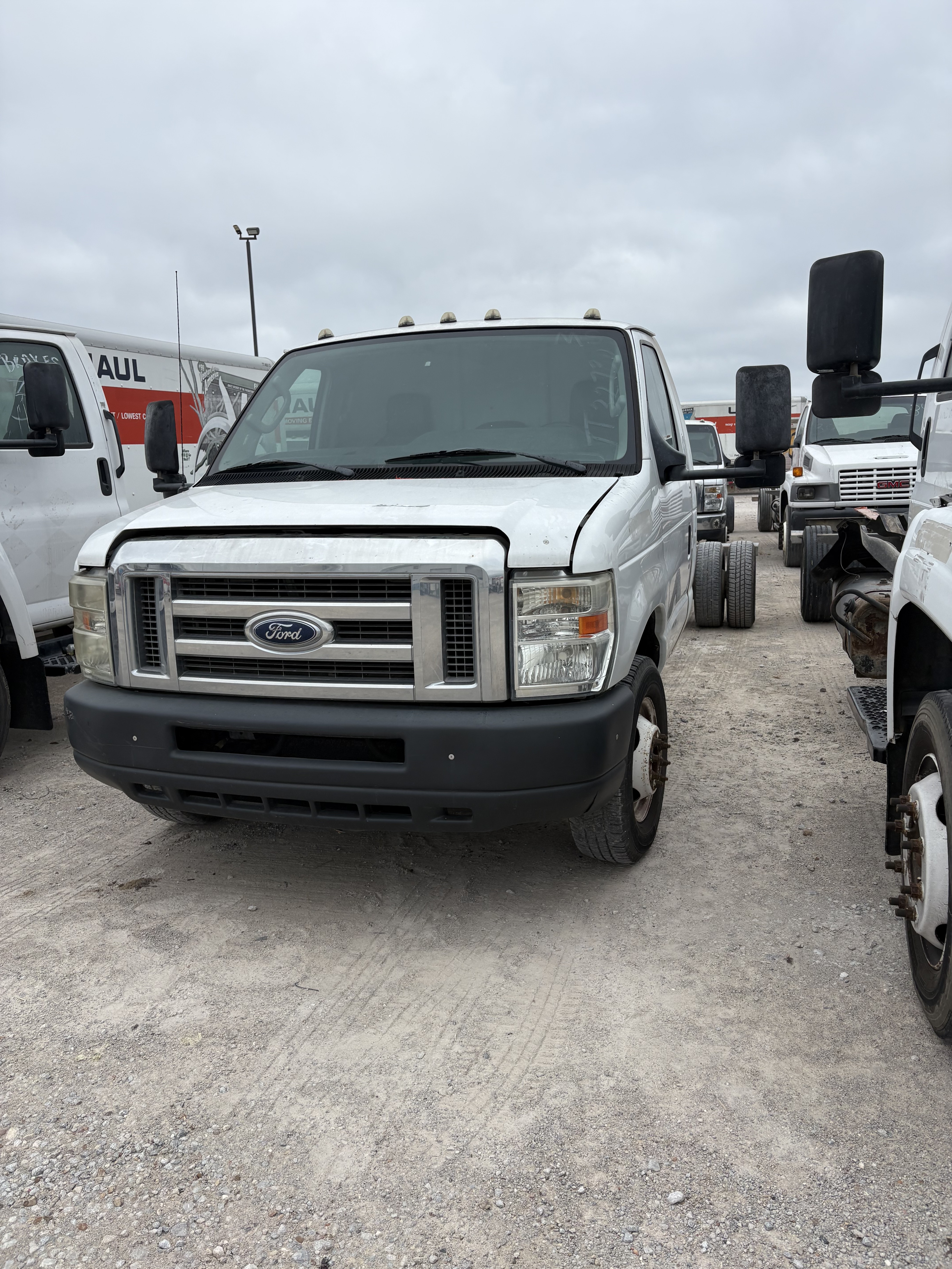 Used 2011 20 ' Cab and Chassis for sale
