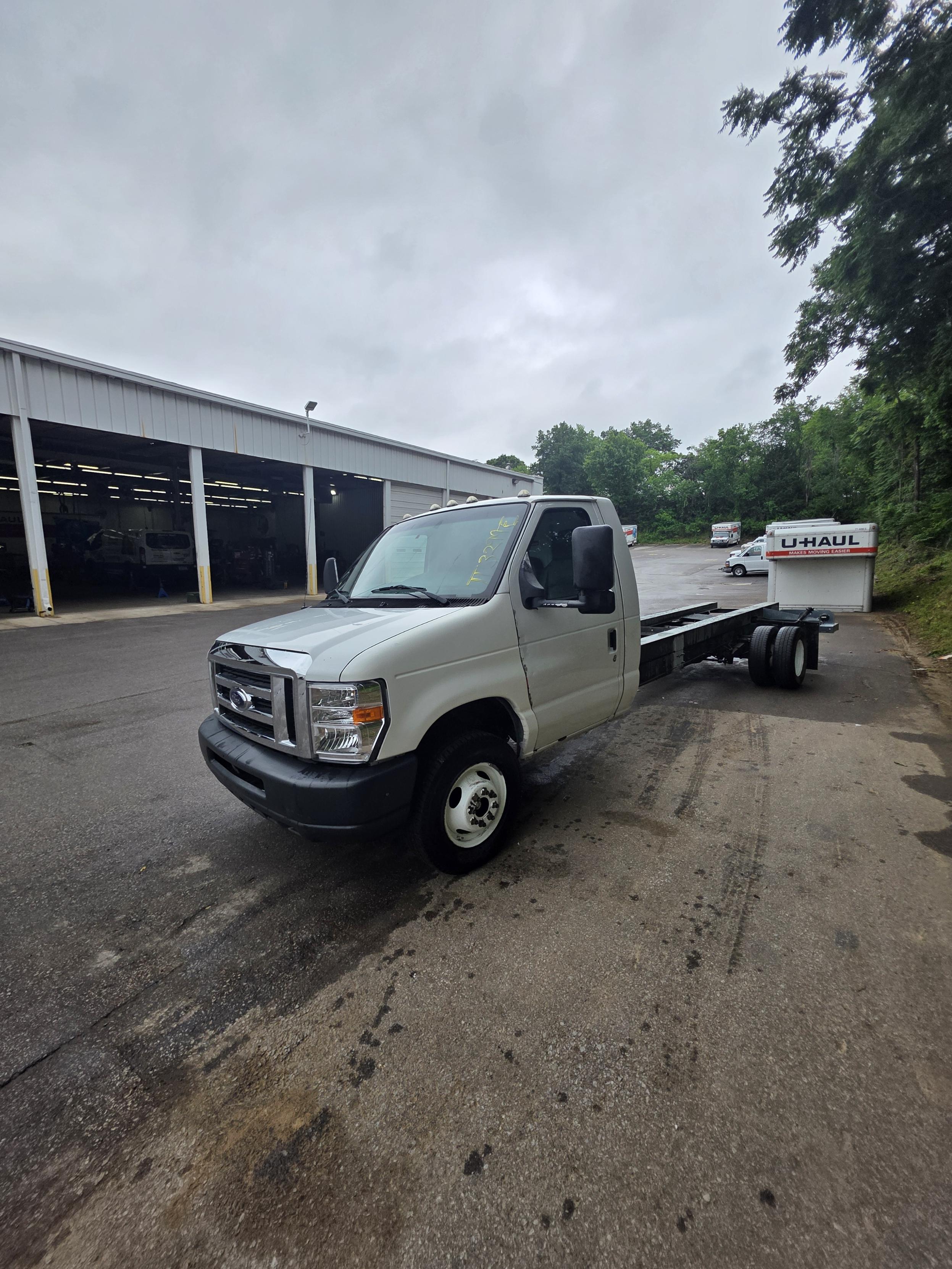 Used 2012 20 ' Cab and Chassis for sale