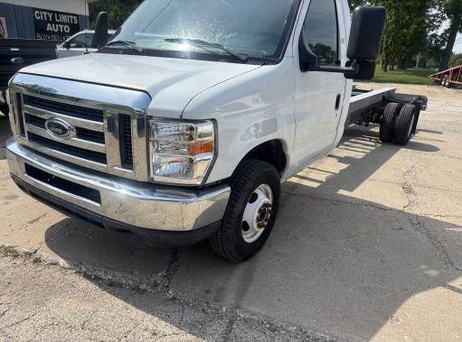 Used 2011 20 ' Cab and Chassis for sale