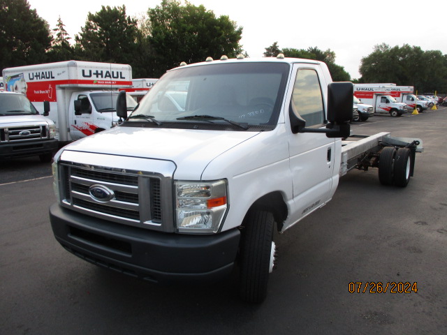 Used 2011 20 ' Cab and Chassis for sale