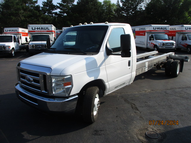 Used 2011 20 ' Cab and Chassis for sale