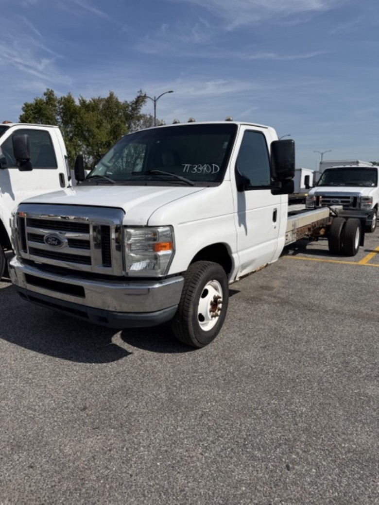 Used 2011 20 ' Cab and Chassis for sale