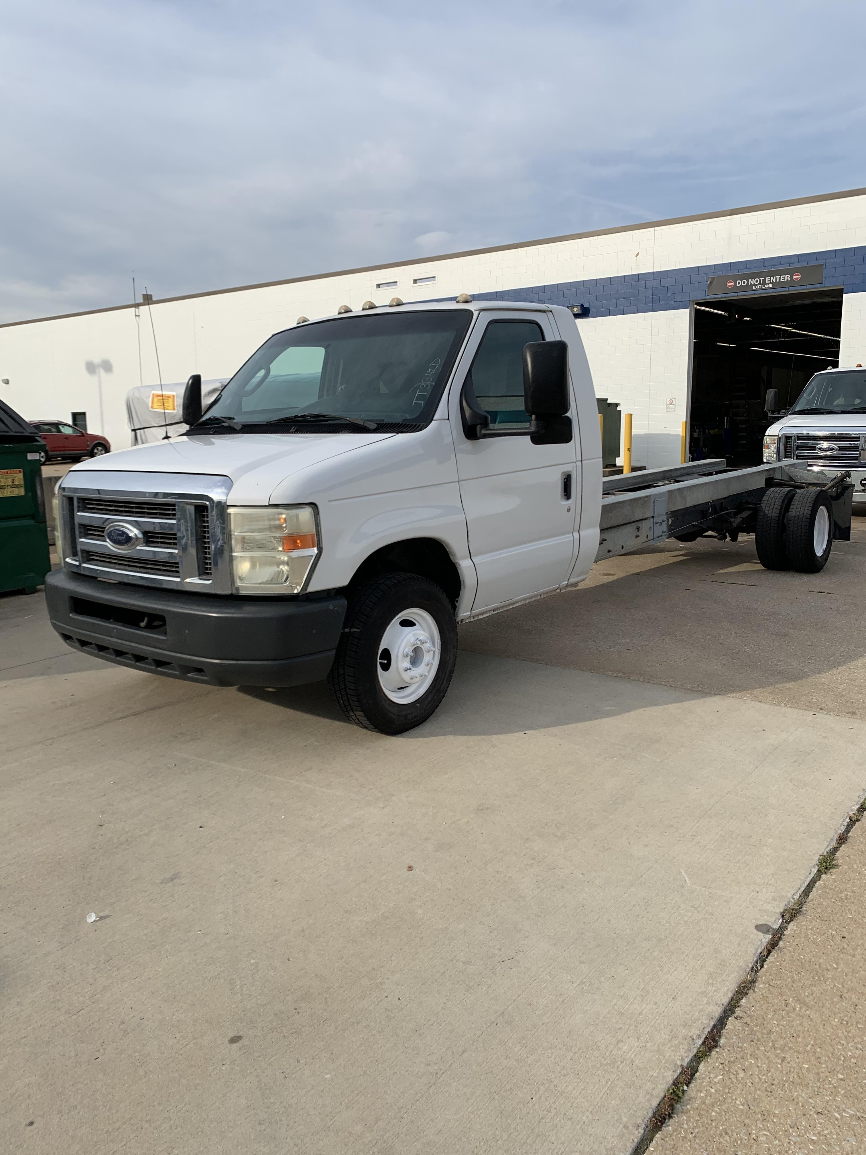 Used 2011 20 ' Cab and Chassis for sale