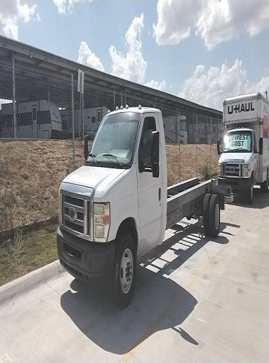 Used 2011 20 ' Cab and Chassis for sale