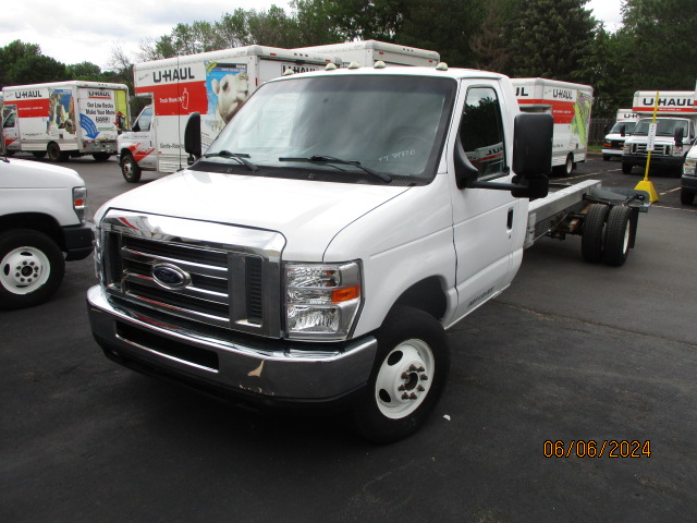 Used 2011 20 ' Cab and Chassis for sale