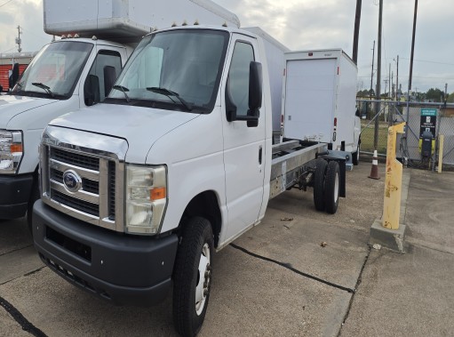 Used 2011 20 ' Cab and Chassis for sale