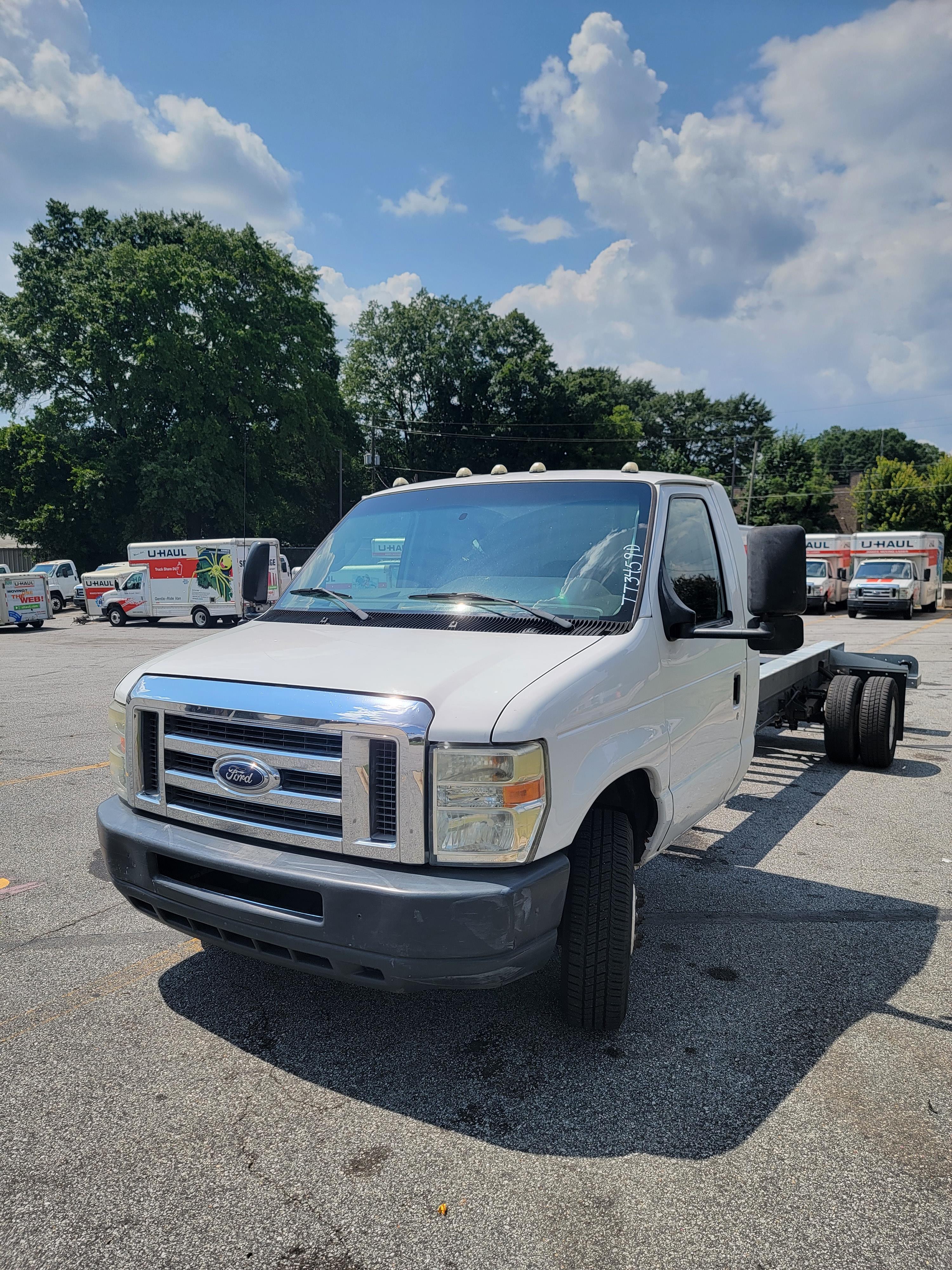 Used 2011 20 ' Cab and Chassis for sale