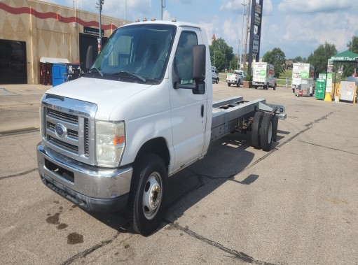 Used 2011 20 ' Cab and Chassis for sale