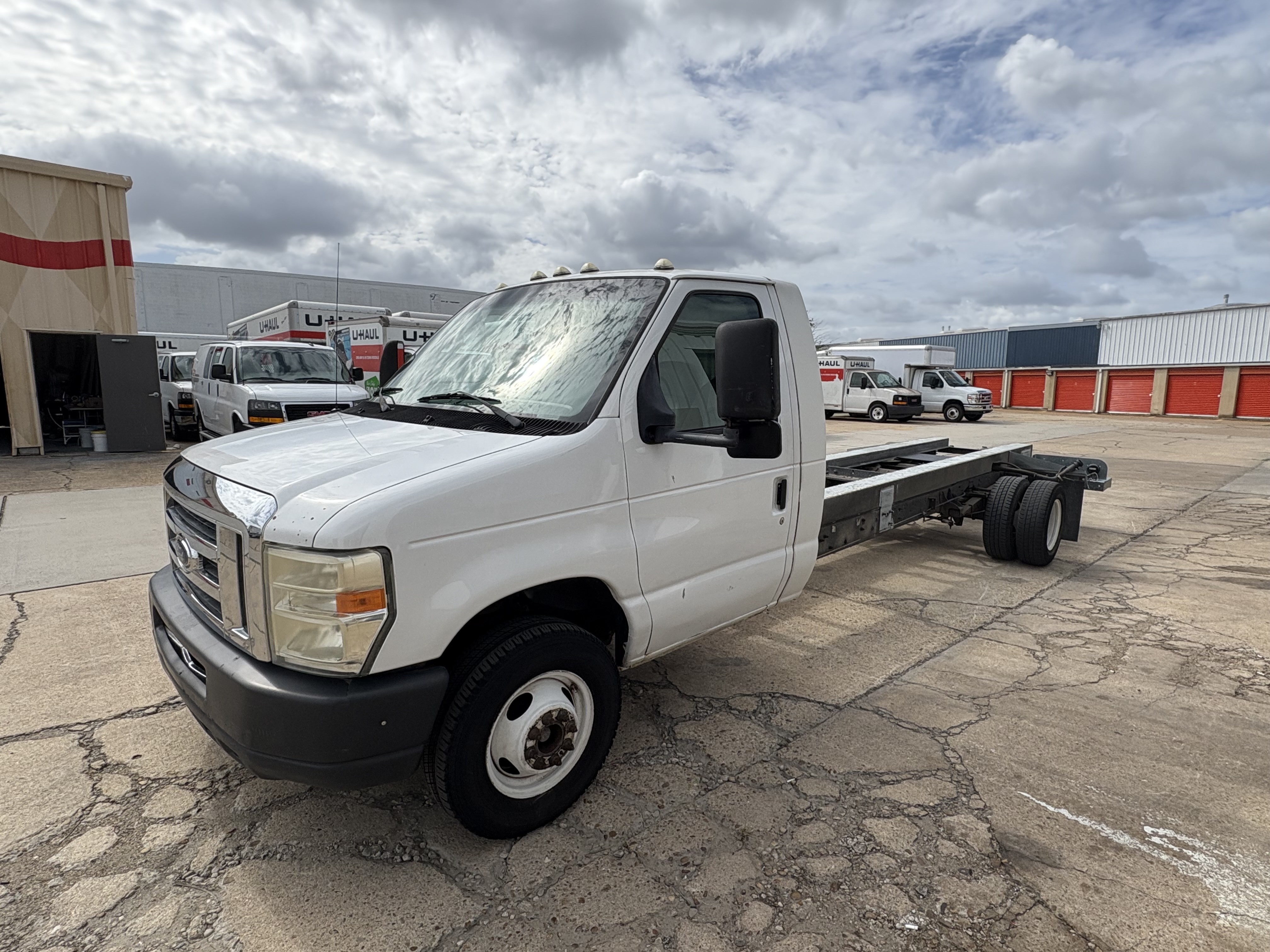 Used 2011 20 ' Cab and Chassis for sale