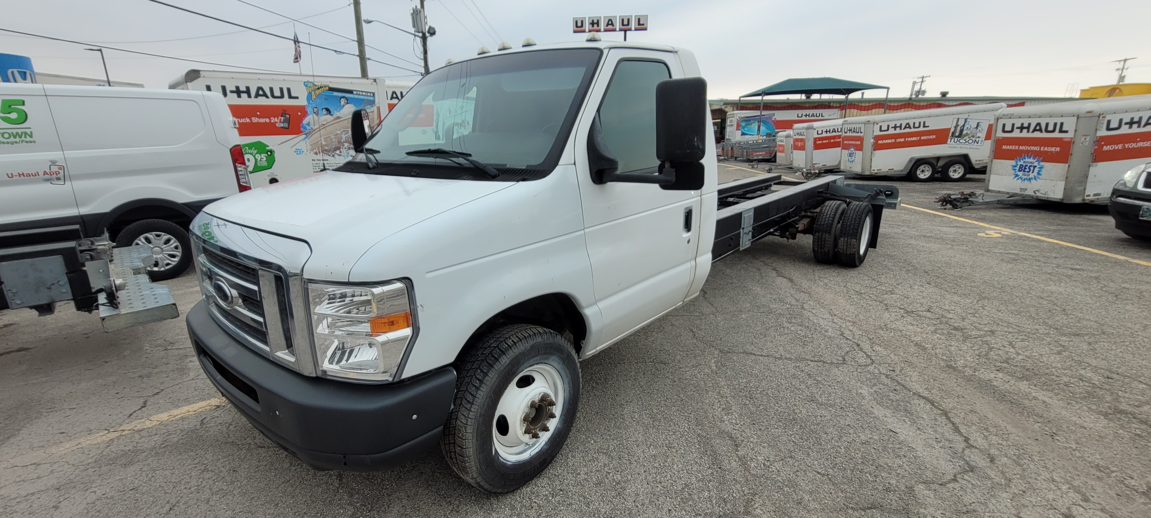 Used 2011 20 ' Cab and Chassis for sale