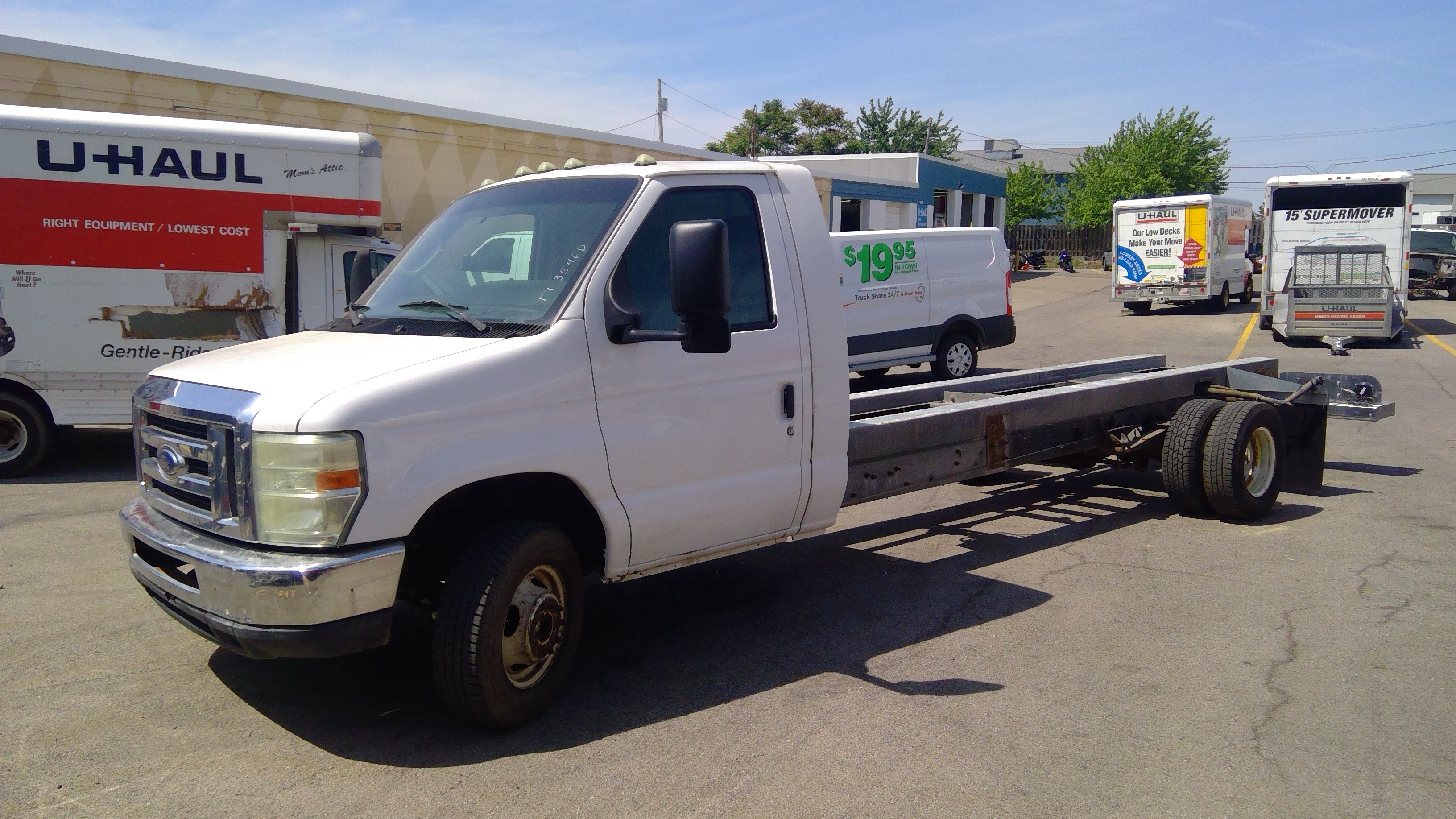 Used 2011 20 ' Cab and Chassis for sale