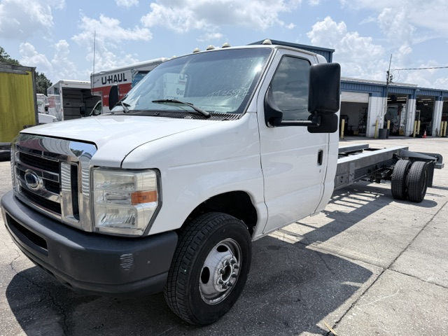 Used 2012 20 ' Cab and Chassis for sale