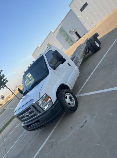 Used 2011 20 ' Cab and Chassis for sale