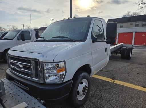 Used 2011 20 ' Cab and Chassis for sale