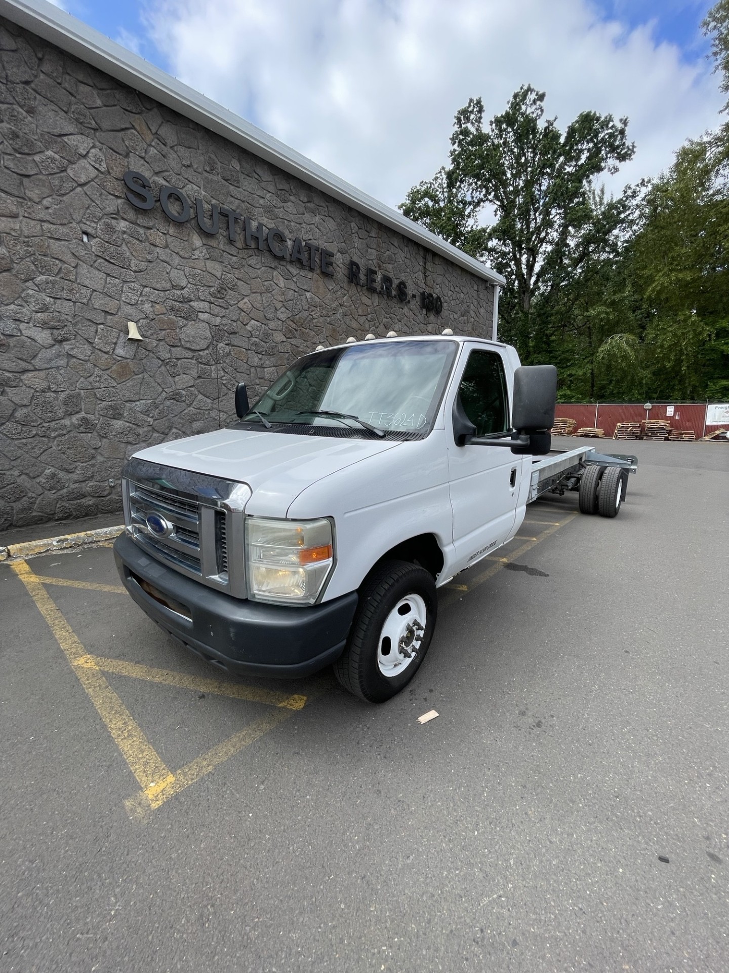 Used 2011 20 ' Cab and Chassis for sale