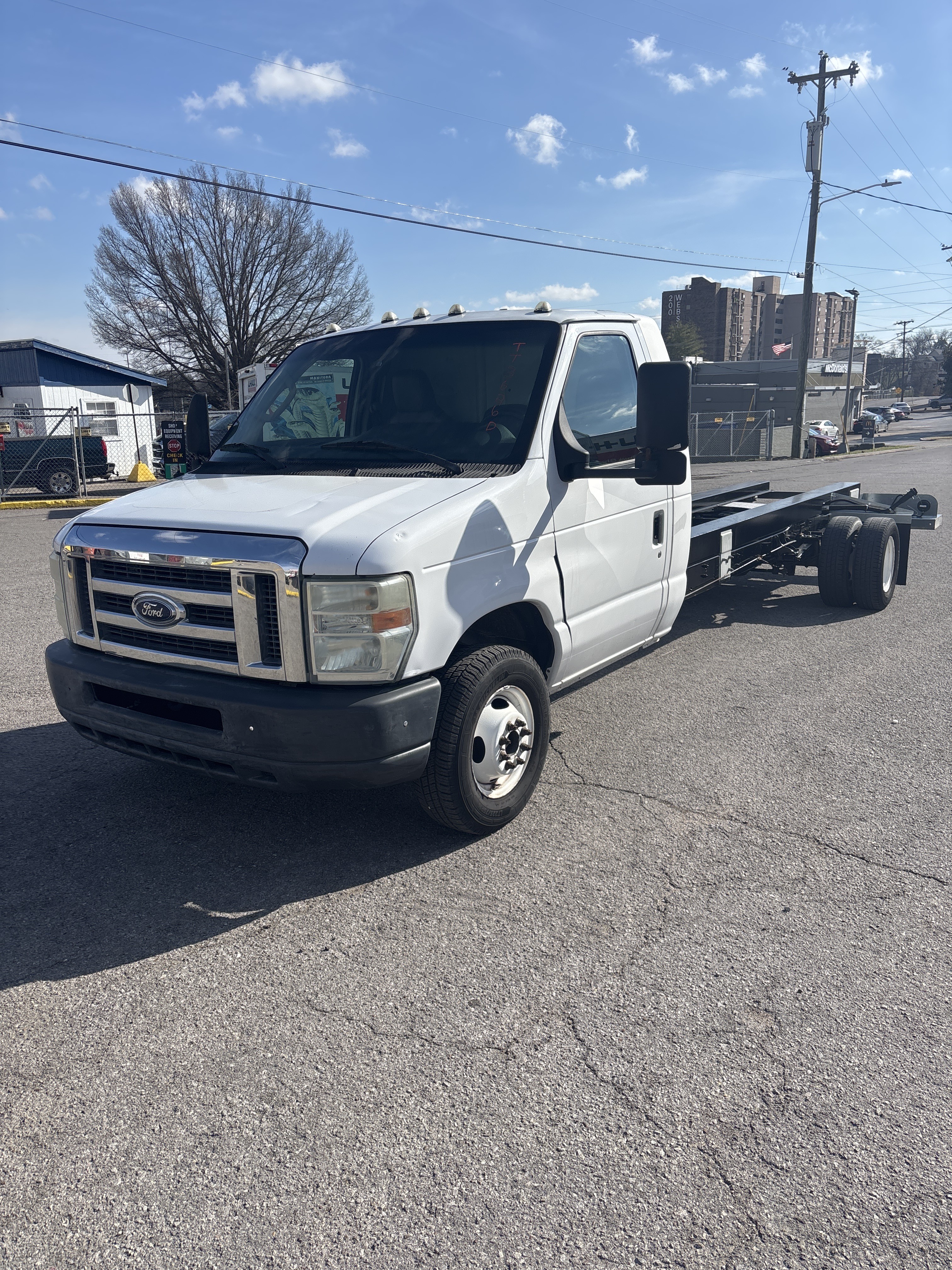 Used 2011 20 ' Cab and Chassis for sale