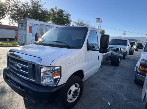 Used 2011 20 ' Cab and Chassis for sale