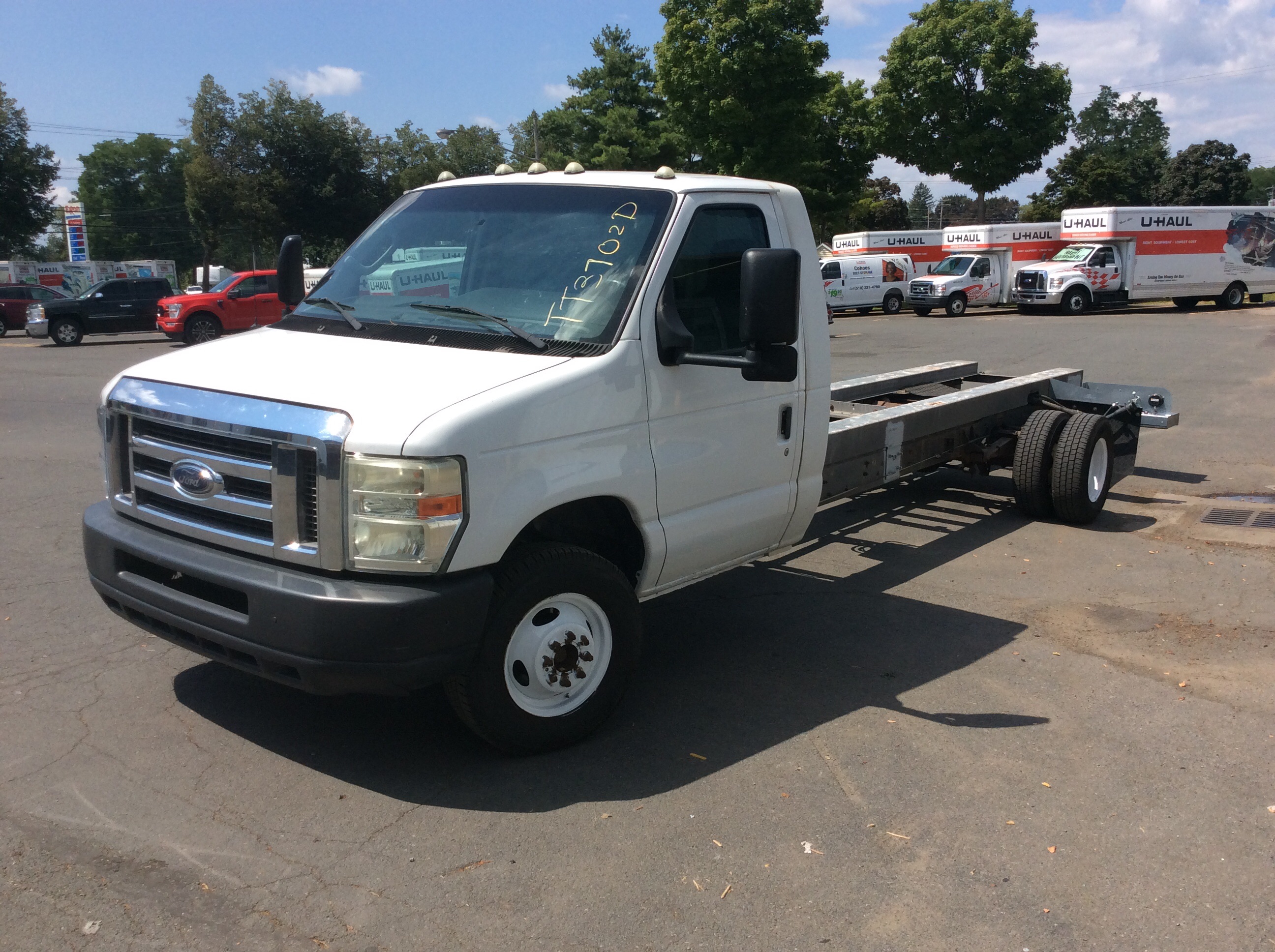 Used 2011 20 ' Cab and Chassis for sale