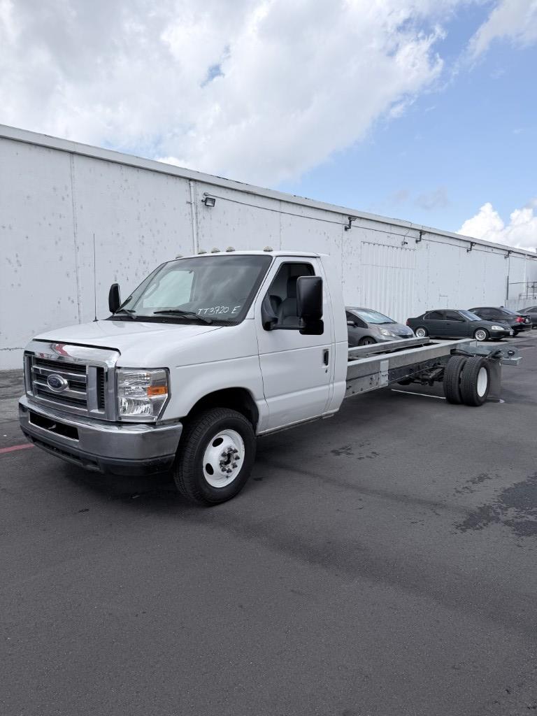 Used 2012 20 ' Cab and Chassis for sale