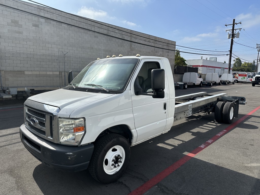 Used 2012 20 ' Cab and Chassis for sale
