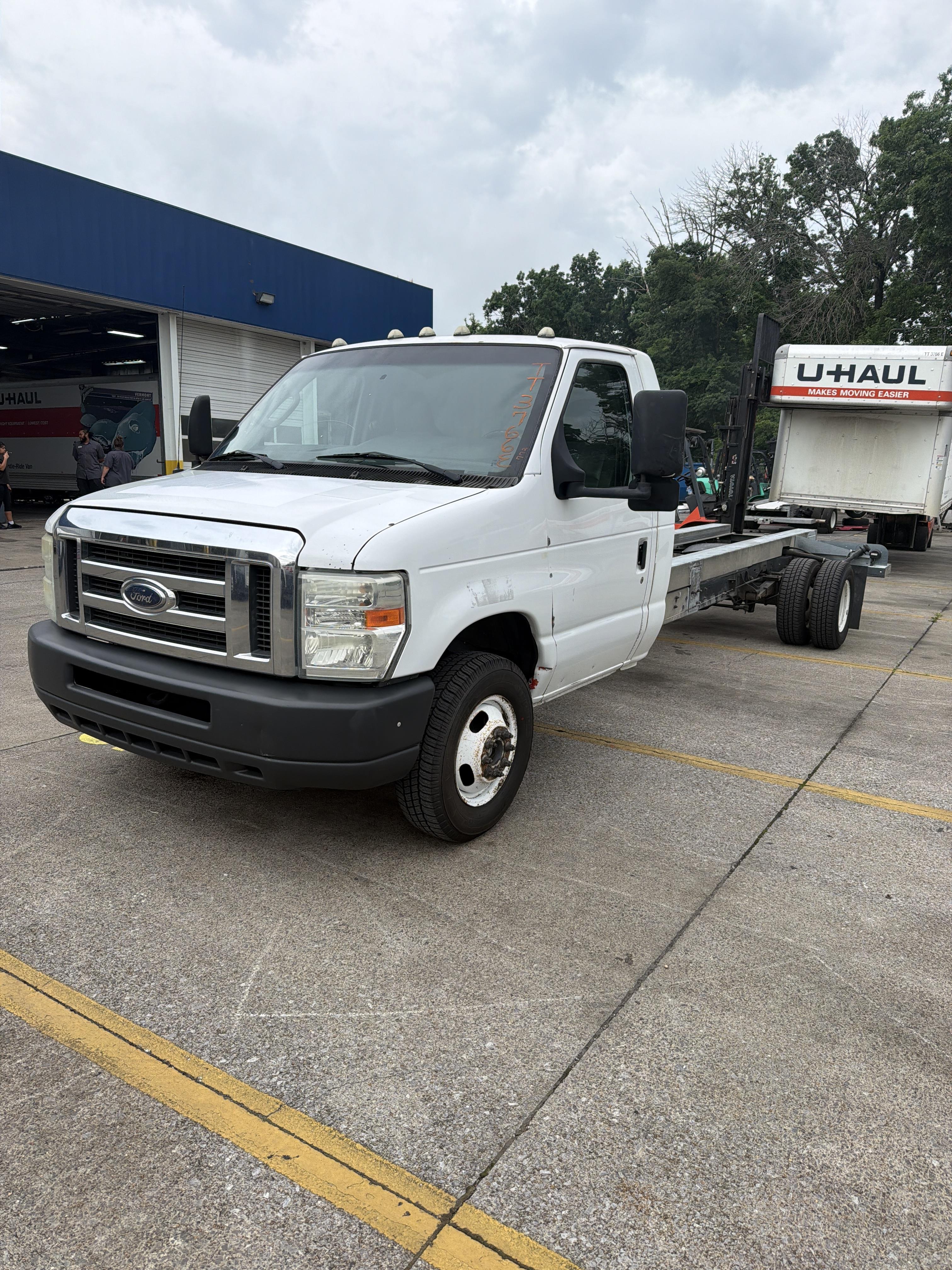 Used 2012 20 ' Cab and Chassis for sale