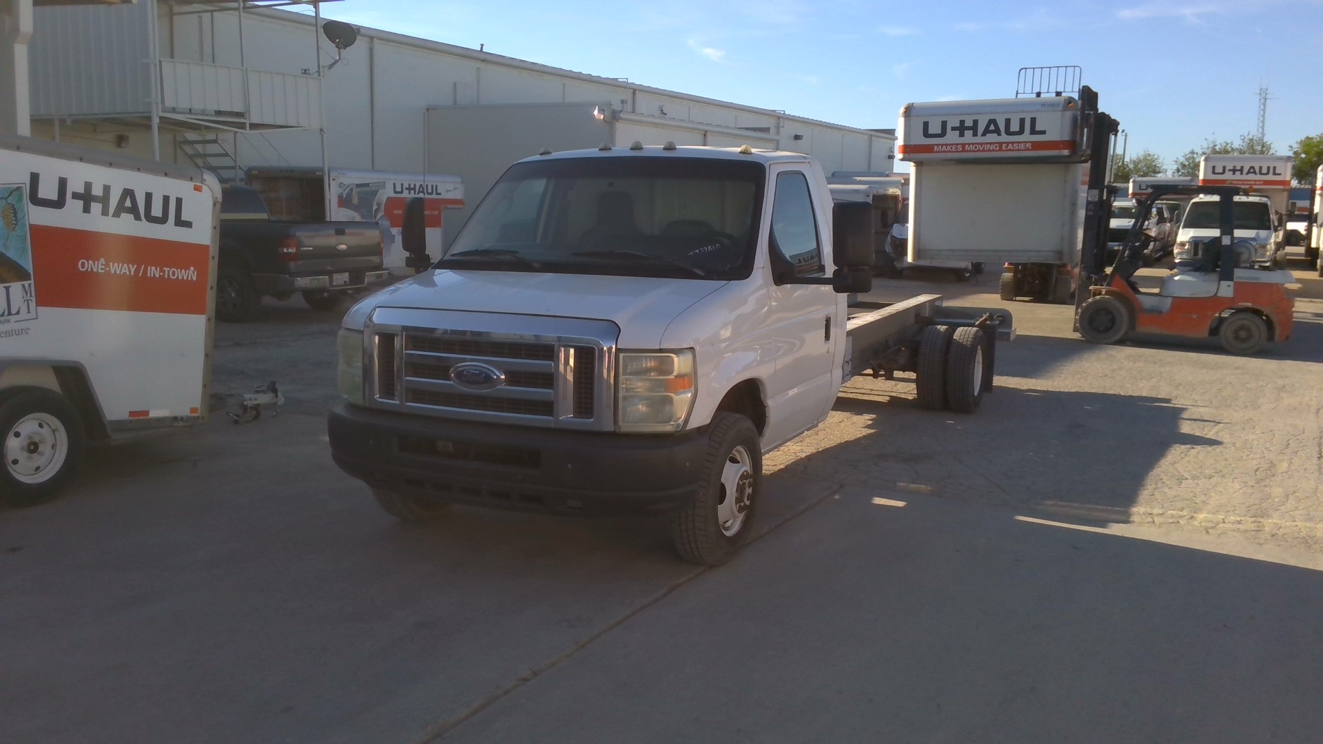 Used 2011 20 ' Cab and Chassis for sale