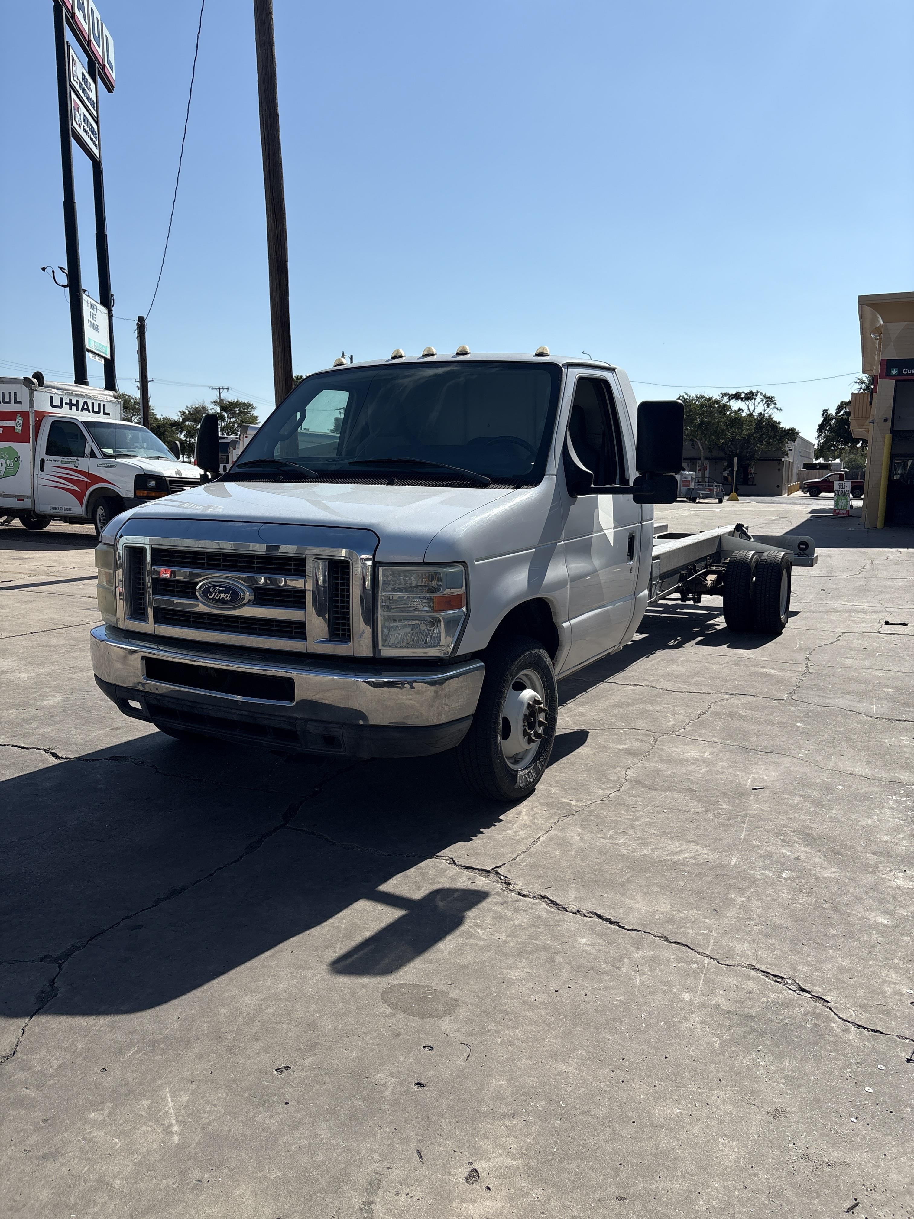 Used 2011 20 ' Cab and Chassis for sale