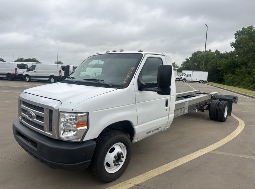 Used 2011 20 ' Cab and Chassis for sale
