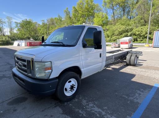 Used 2011 20 ' Cab and Chassis for sale