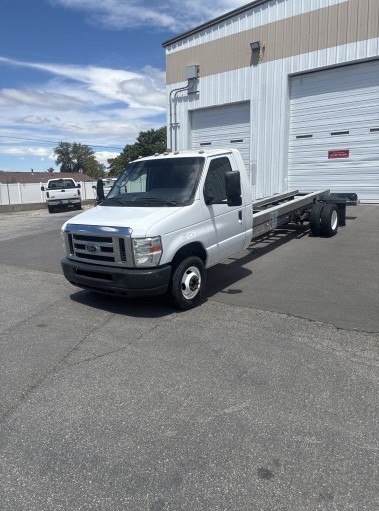 Used 2012 20 ' Cab and Chassis for sale