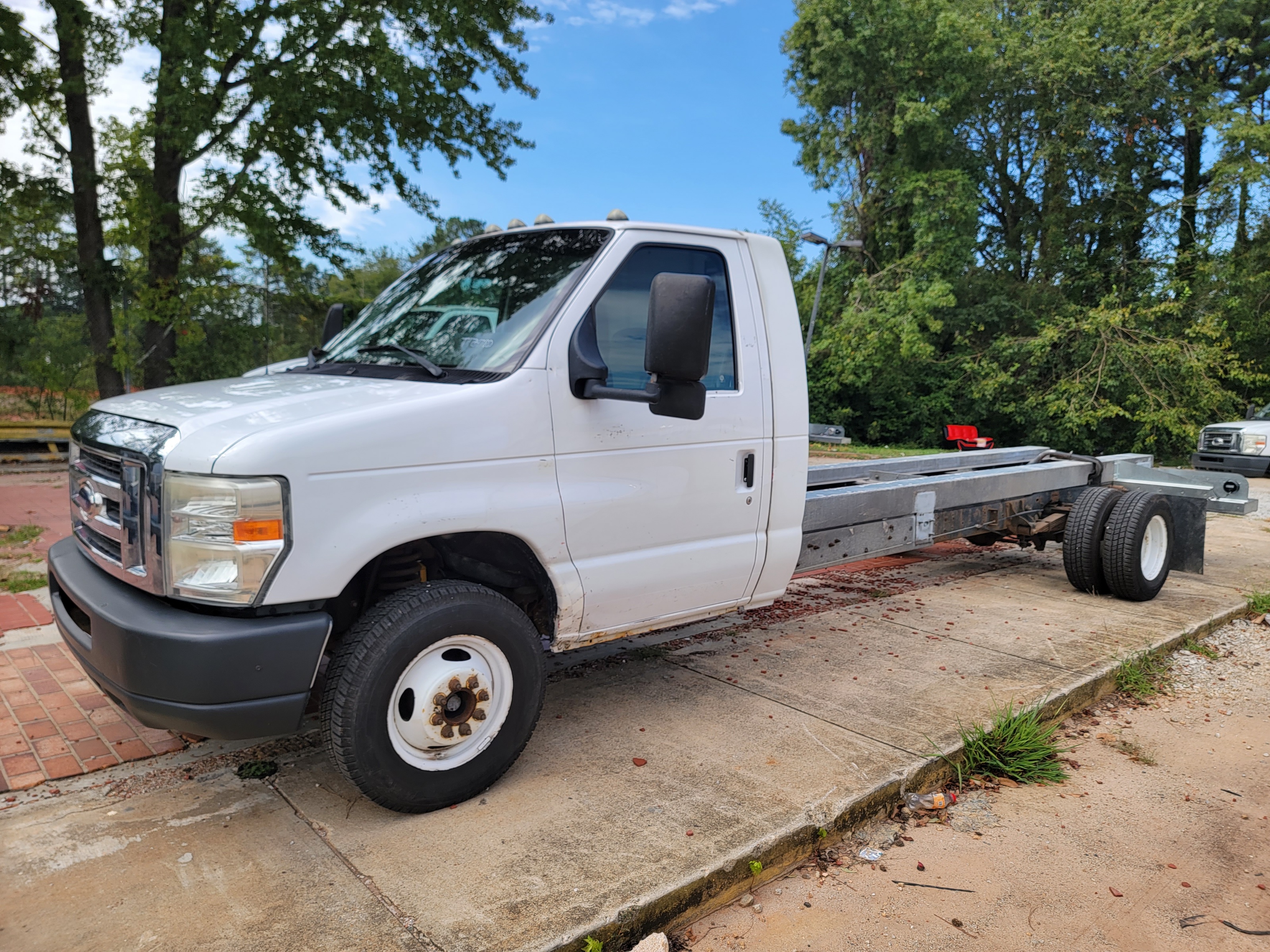 Used 2011 20 ' Cab and Chassis for sale