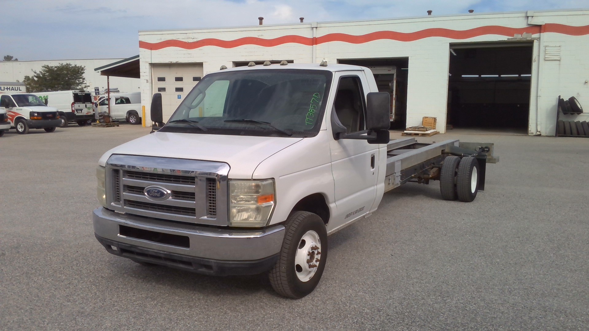 Used 2011 20 ' Cab and Chassis for sale