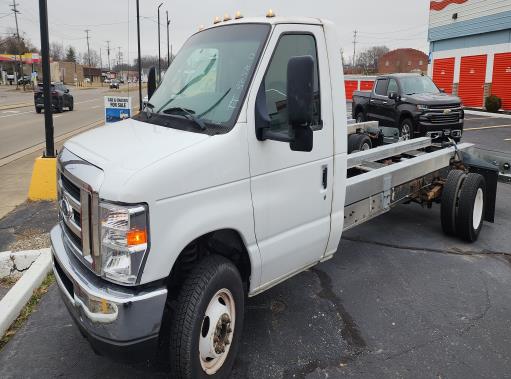 Used 2011 20 ' Cab and Chassis for sale