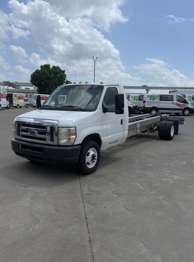 Used 2011 20 ' Cab and Chassis for sale