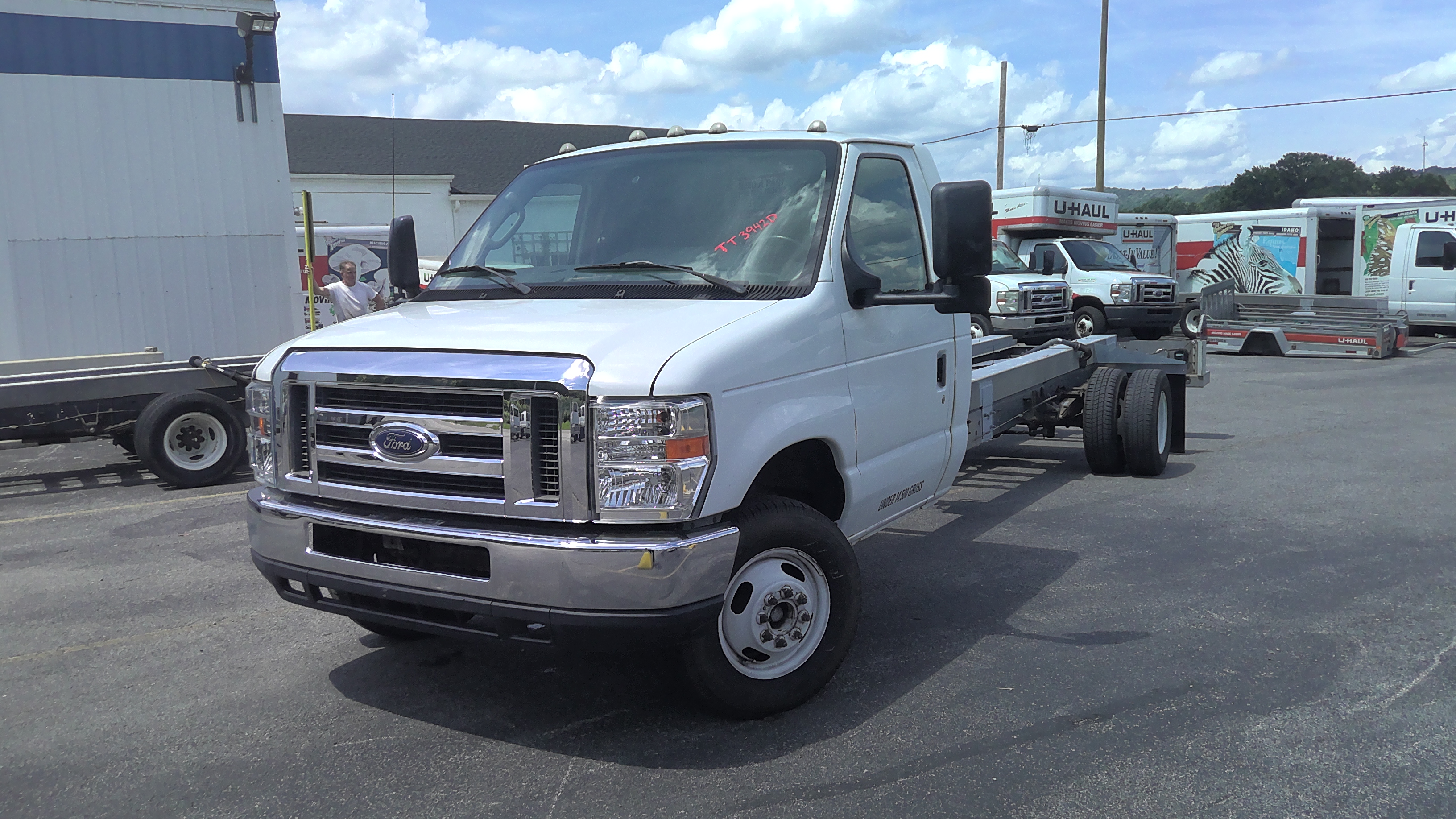 Used 2011 20 ' Cab and Chassis for sale