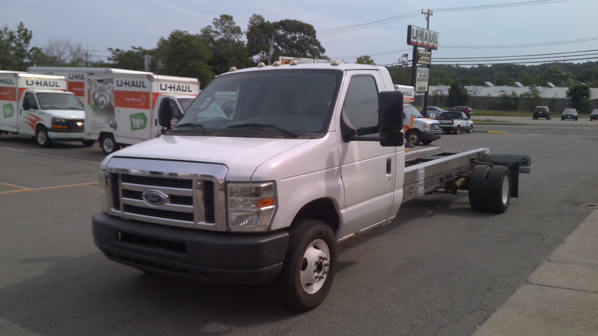 Used 2011 20 ' Cab and Chassis for sale