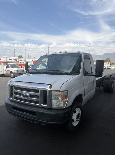 Used 2012 20 ' Cab and Chassis for sale