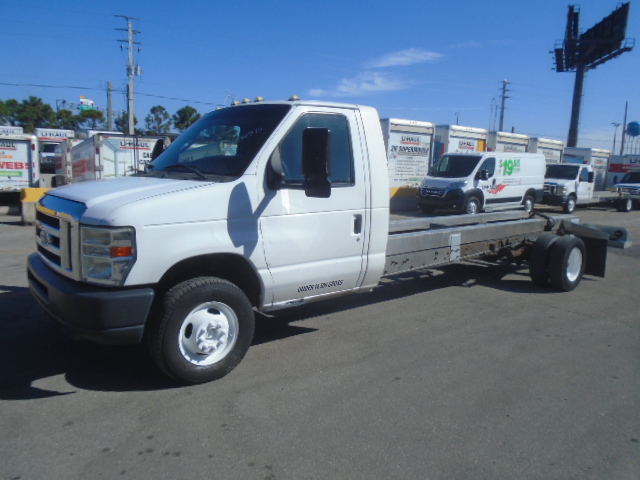Used 2011 20 ' Cab and Chassis for sale