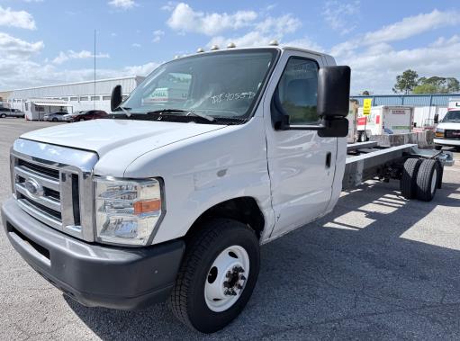 Used 2011 20 ' Cab and Chassis for sale