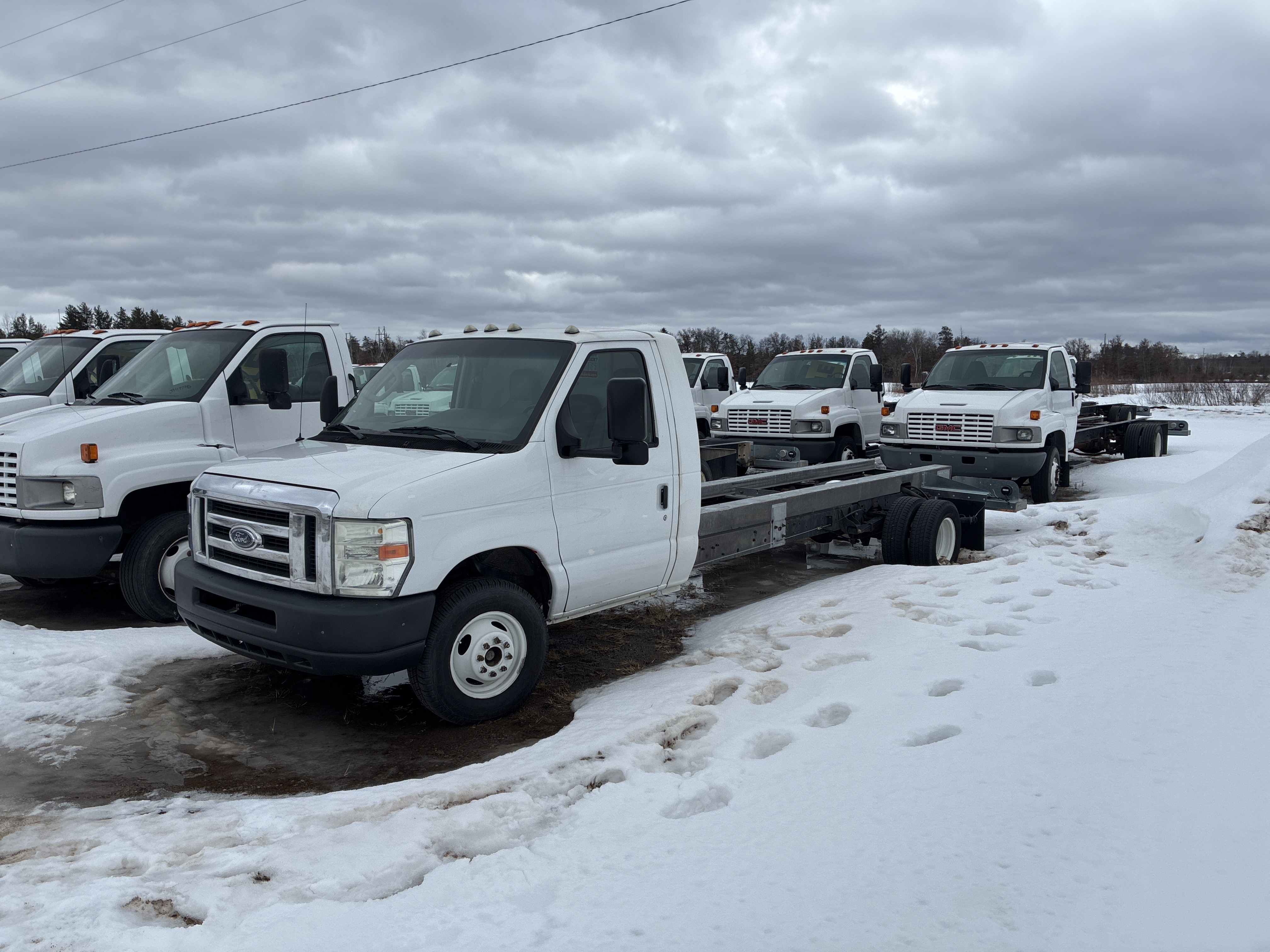 Used 2012 20 ' Cab and Chassis for sale