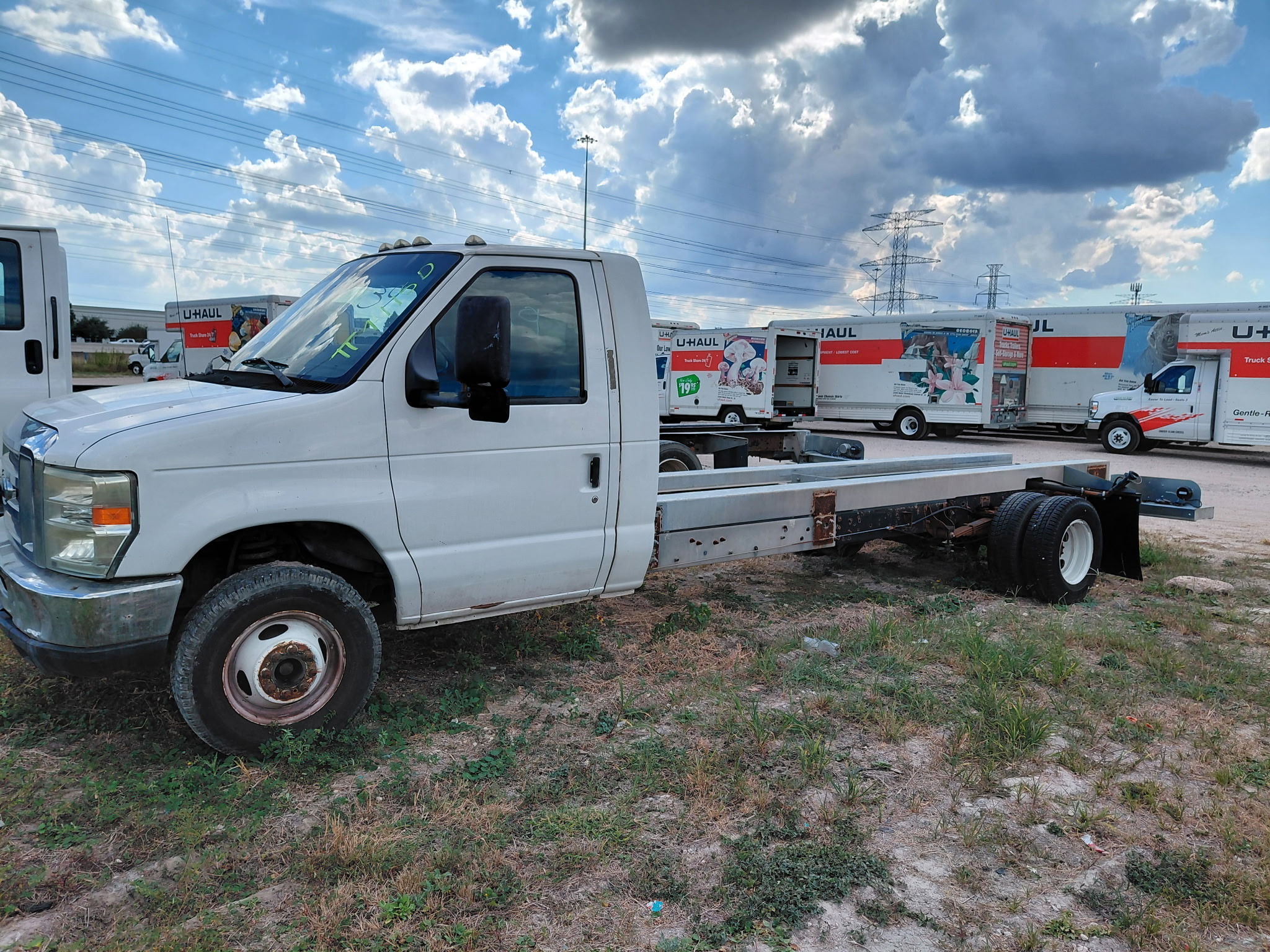 Used 2011 20 ' Cab and Chassis for sale