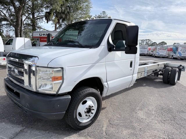 Used 2011 20 ' Cab and Chassis for sale