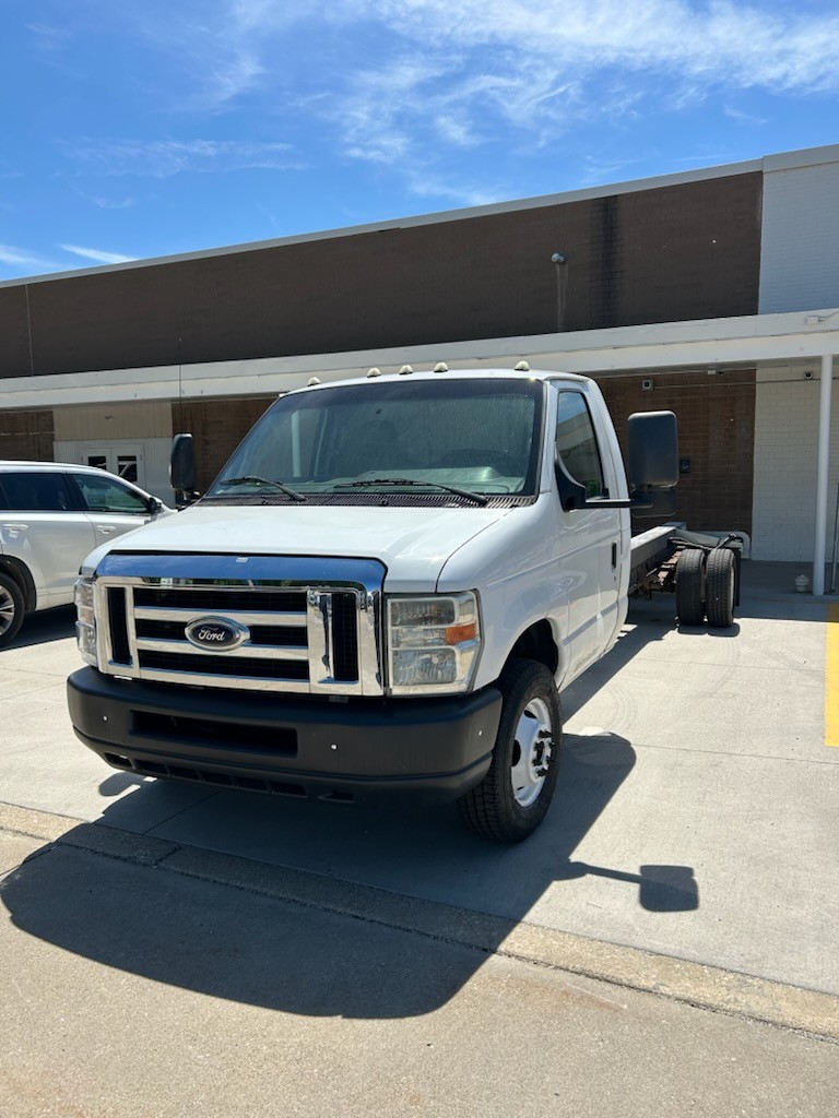 Used 2012 20 ' Cab and Chassis for sale